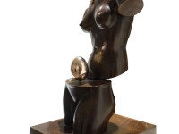 Salvador Dalí. España 1904-1989. Venus spatiale, bronce, 66 x 36 x 36 cms. 1980